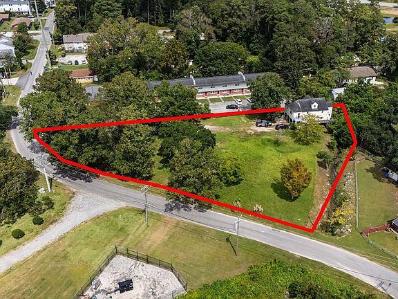 5th image of 904 3rd Ave. N