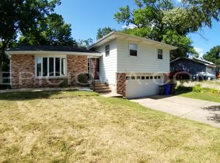 2151 Birchwood Dr NE #1, Cedar Rapids, IA