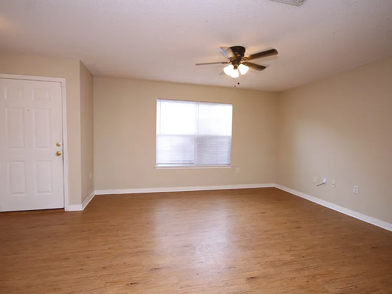 2289 Wyatt St — Photo 3