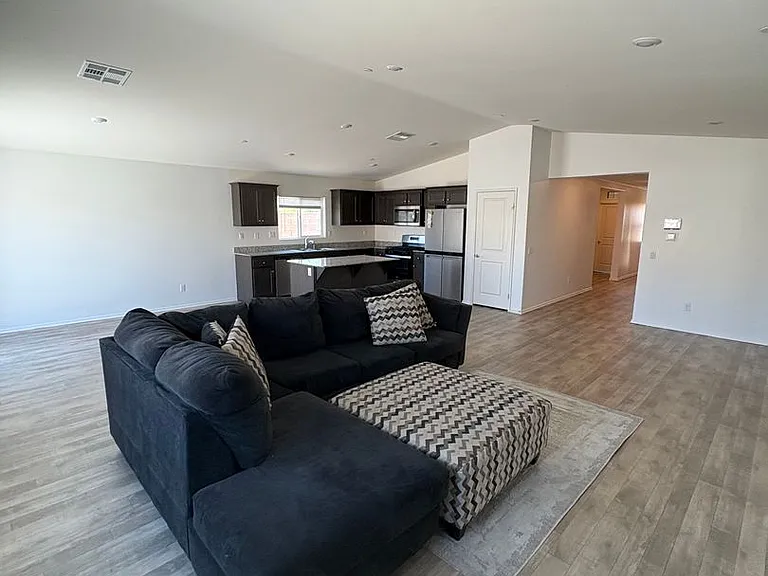 1460 Caprice Ct — Photo 5