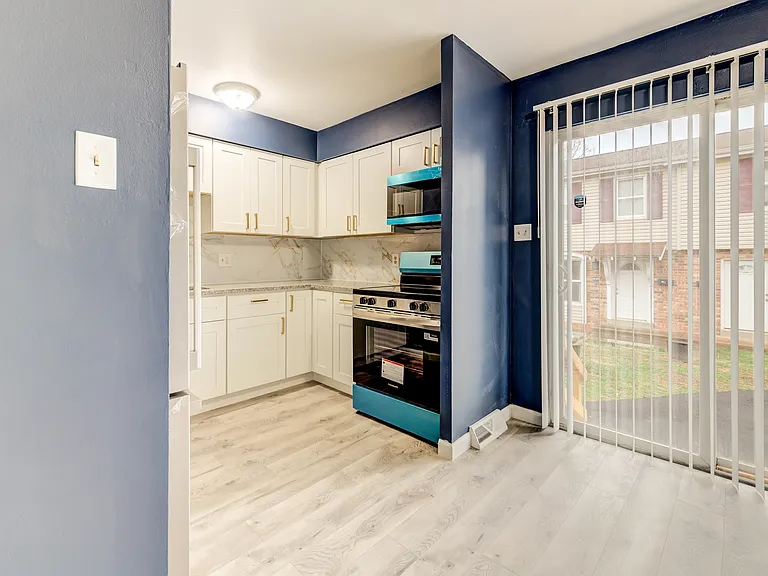 1016 Parkcrest Dr — Photo 11