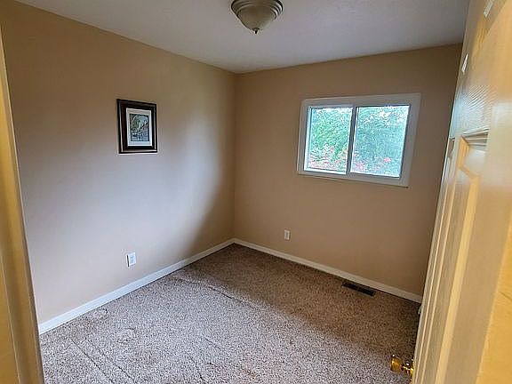 5th image of 424 Palatine Ave