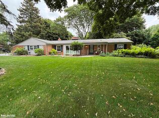 865 Castlebar Dr, Rochester Hills, MI 48309