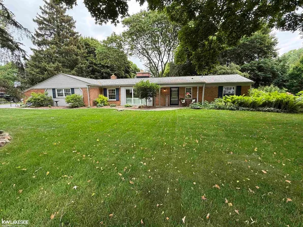 865 Castlebar Dr, Rochester Hills, MI 48309