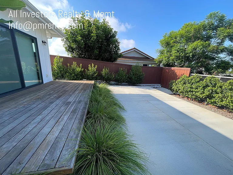 2425 Dunstan St — Photo 19