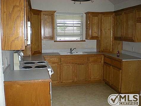 5th image of 709 Colony Dr