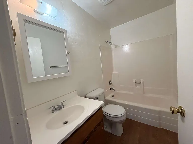 410 Madison Ave #C — Photo 5