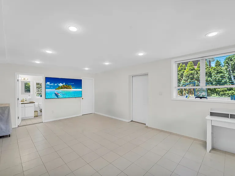 290 Mohegan Way — Photo 25