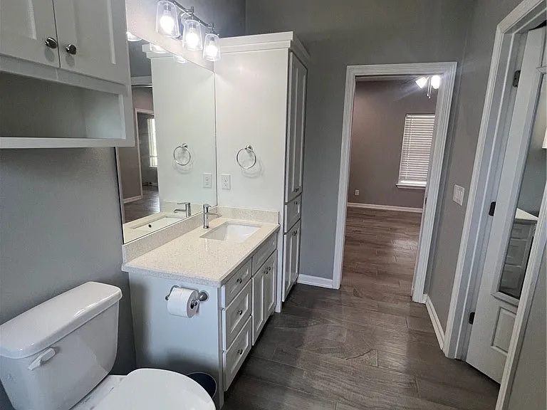 1107 E Kenedy Ave — Photo 11