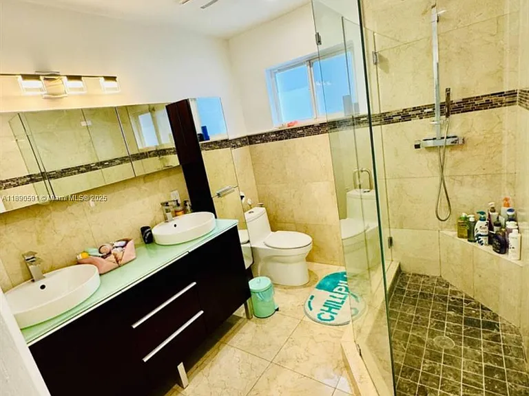 9240 Byron Ave — Photo 4