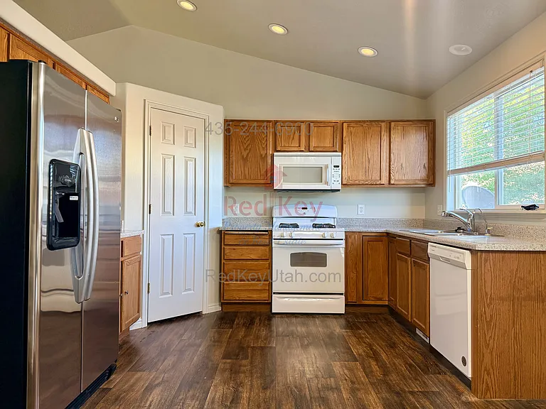 177 Crystal Bay Dr, Stansbury Park, UT_06112026