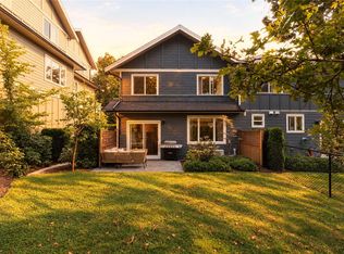 3031 Jackson St #2, Victoria, BC V8T3Z7