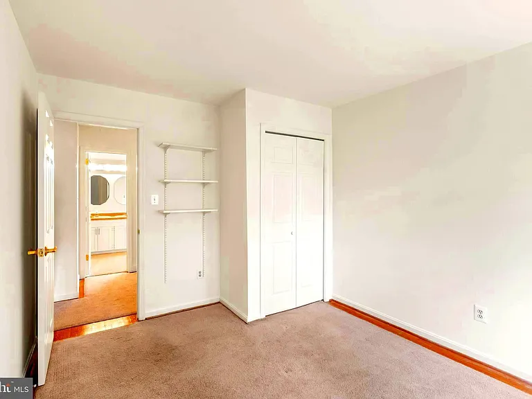 7109 Davis Ct — Photo 33