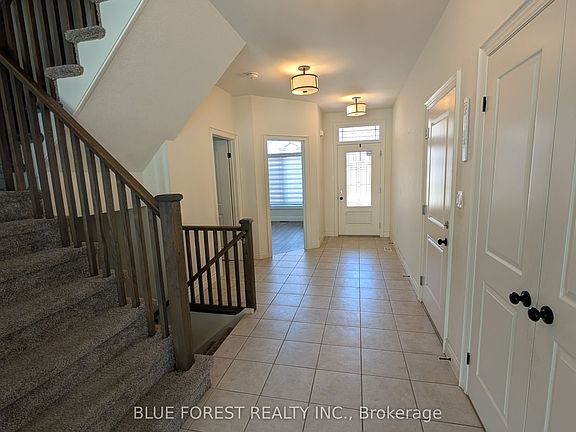 4th image of 30 Thames Springs Cres