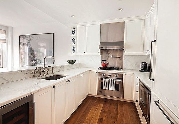 4th image of 31 W 11th St APT 4B