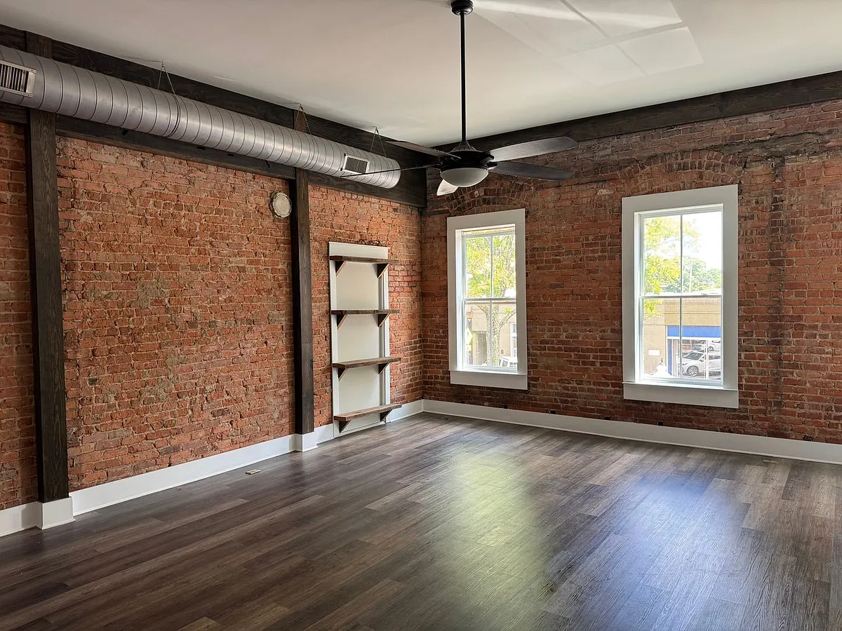 Building Photo - 125-127 W Solomon St