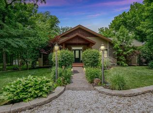 5215 Hoxey Dr, Alhambra, IL 62001