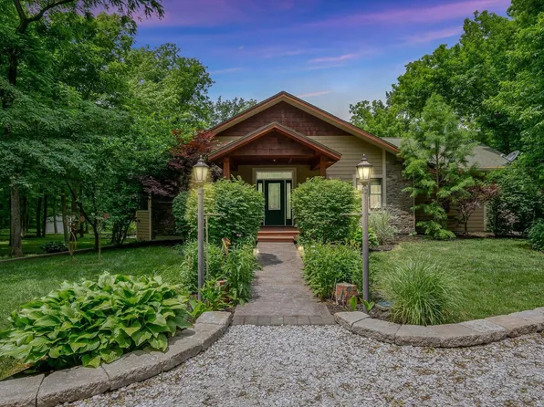 5215 Hoxey Dr, Alhambra, IL 62001