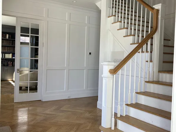 (undisclosed Address), Great Neck, NY 11023