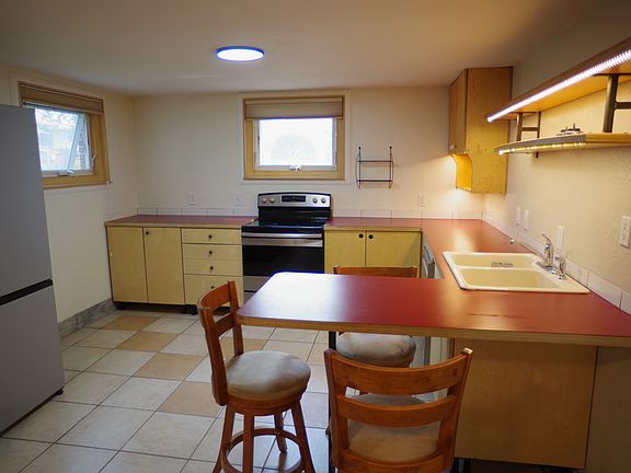 Kitchen - Garden Level Unit (Empty)