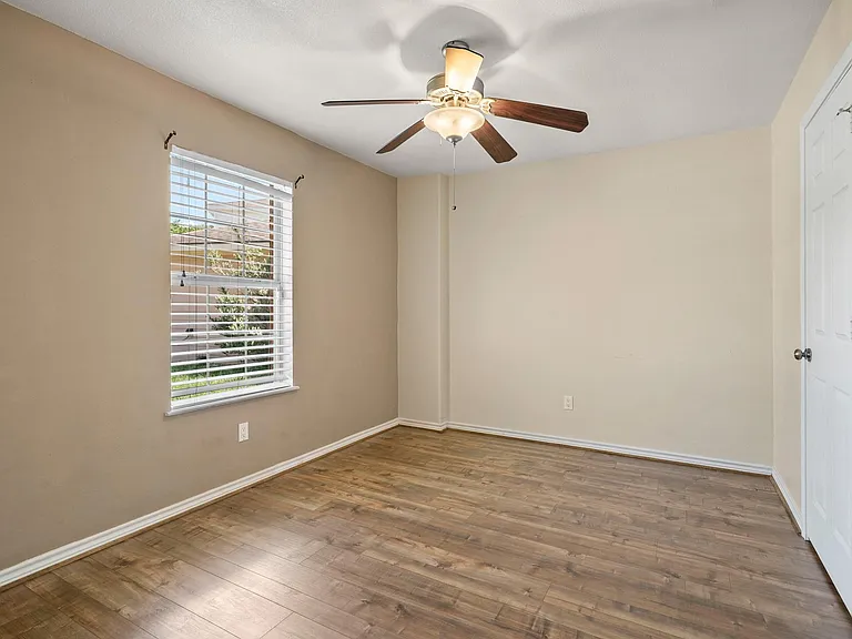 1631 Quail Run — Photo 26
