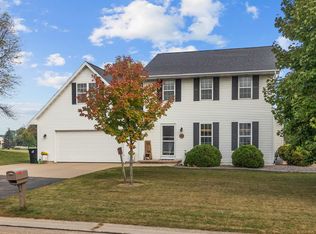 W5422 Amy Ave, APPLETON, WI 54915