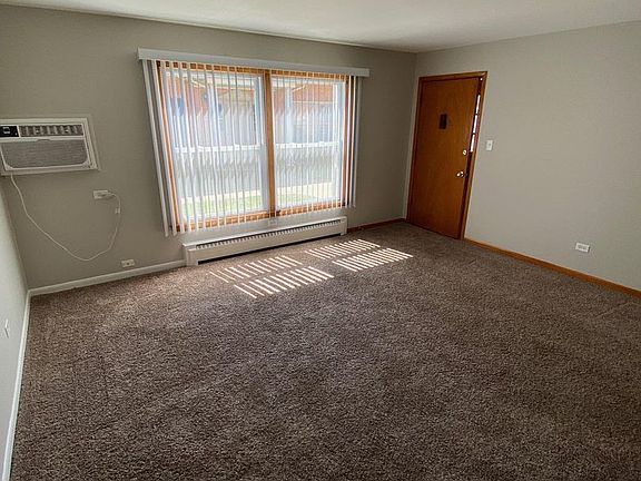 2nd image of 18518 Wildwood Ave APT 1E