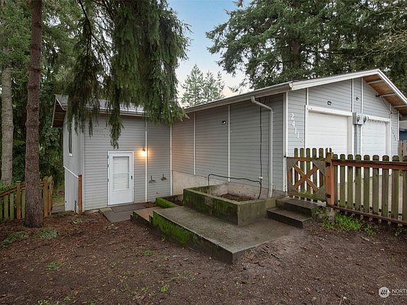 2nd image of 2411 Oak Drive #C & D