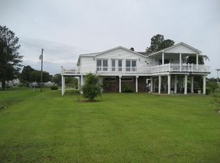 203 Harbor Dr, Chocowinity, NC 27817