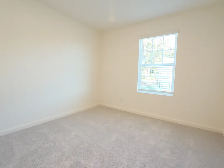 2071 Emerson — Photo 9