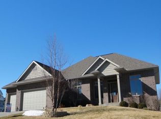 931 Honeysuckle Dr, Iowa City, IA