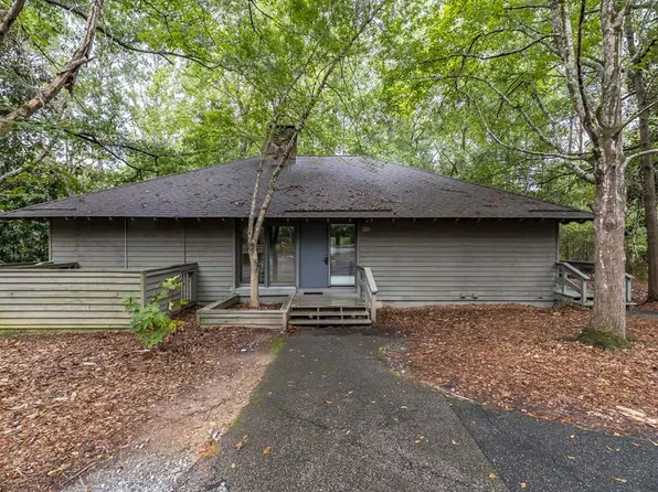 1421 Oak Creek Cir, Pine Mountain, GA 31822