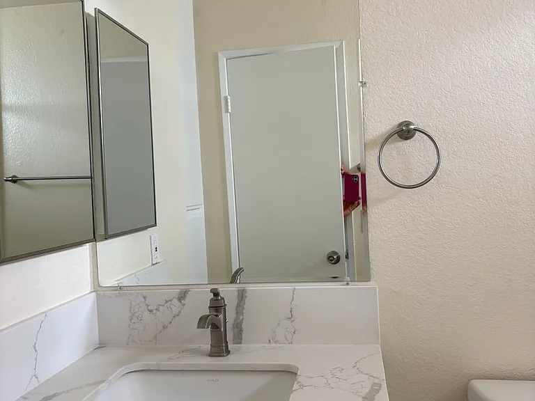 Georgia Manor — Photo 13