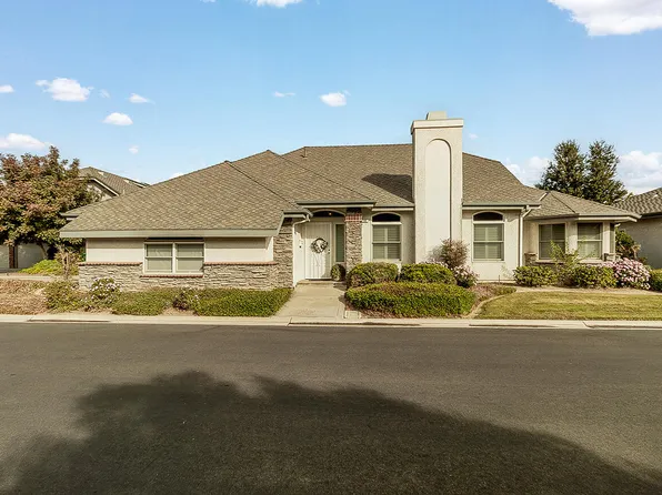 180 W Cambridge Drive, Reedley, CA 93654