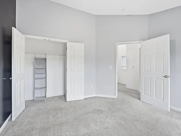 710 W Court St — Photo 18