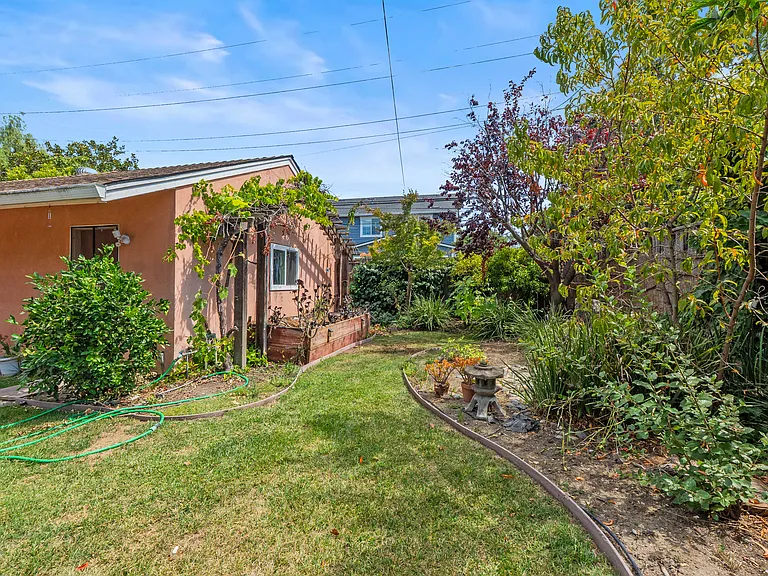1742 Naglee Ave — Photo 4
