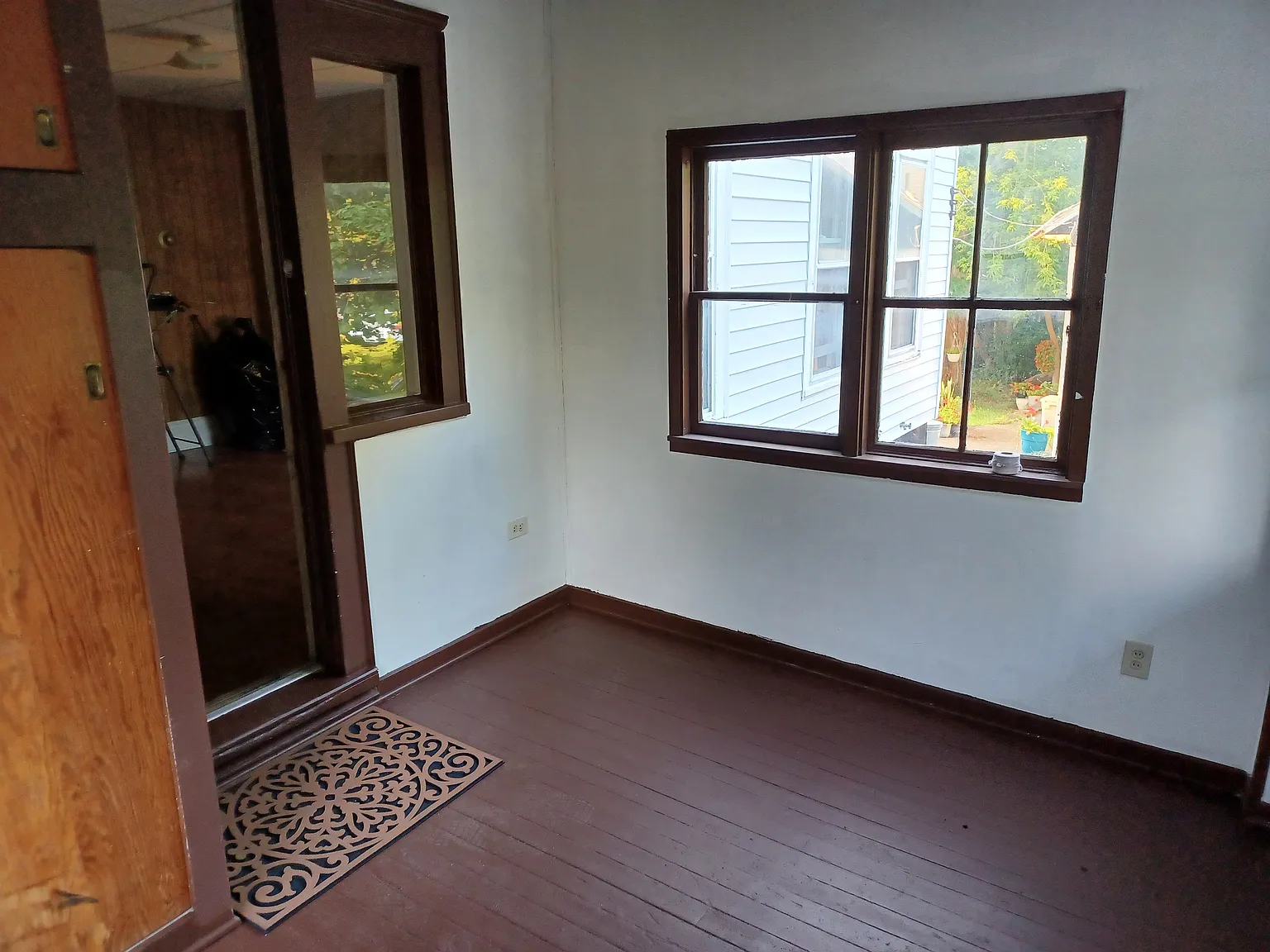 2 bed, 1020 sqft, $1,300 — Photo 2