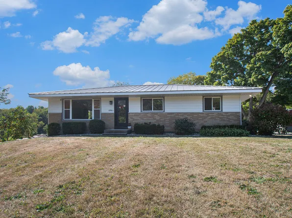 12986 N Red Bud Trl, Buchanan, MI 49107