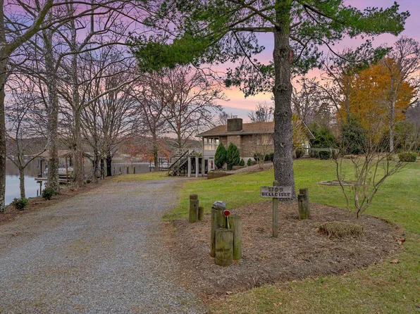 1105 Belle Isle Dr, Union Hall, VA 24176