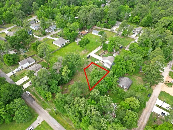 711 Forest River, Conroe, TX 77316