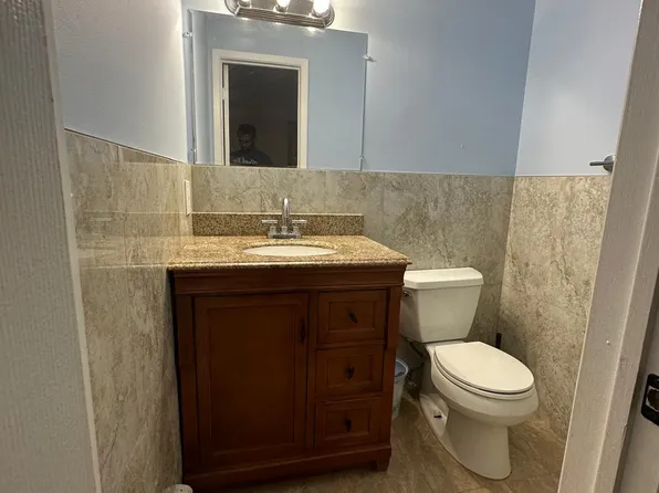 50 Riverview Court image 4 of 13