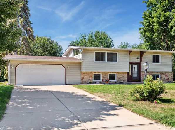 6401 Shingle Creek Dr, Minneapolis, MN 55445