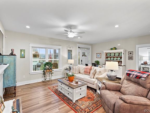 3rd image of 11256 Ashland Park Dr