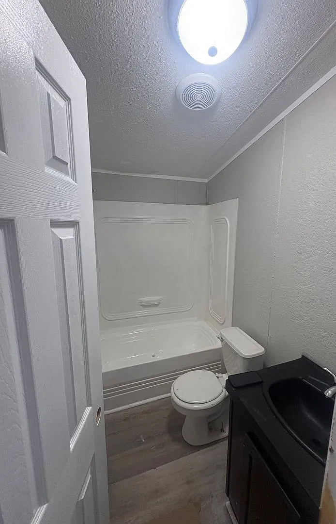 4 Bed/2 Bath Mobile Home — Photo 4