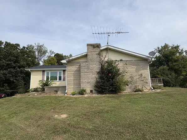 108 Bridwell St, Avoca, IN 47420