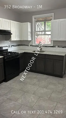 352 Broadway Photo 1