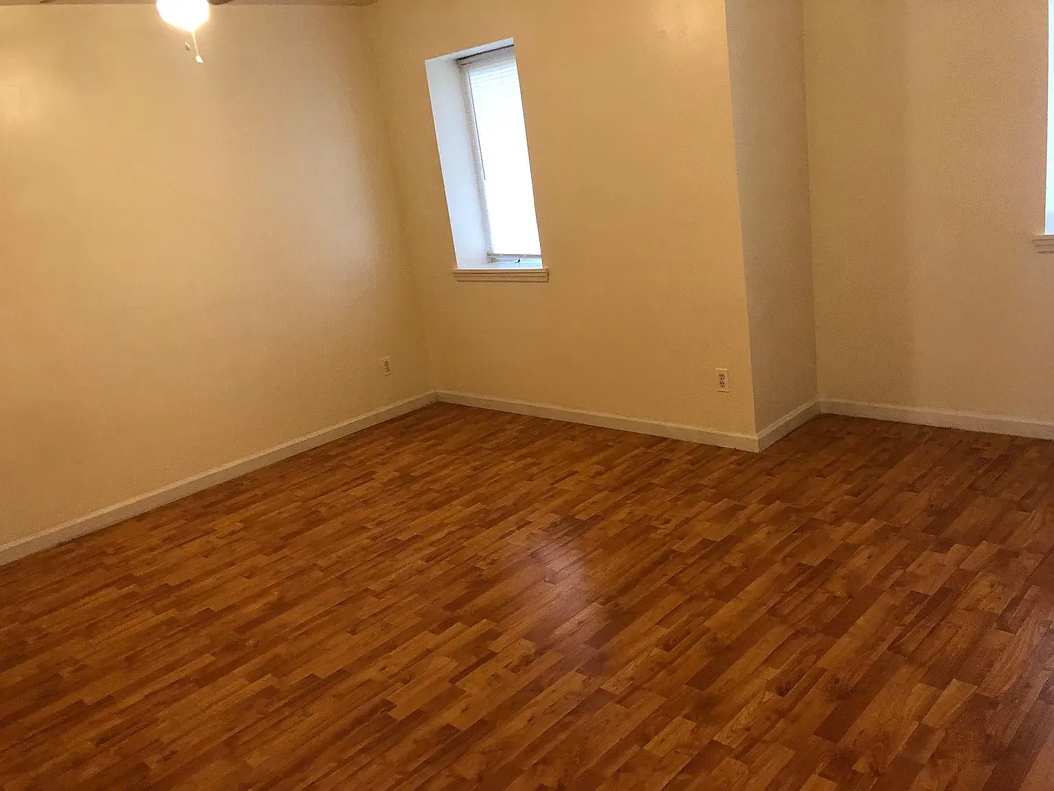 2 bed, 800 sqft, $2,049 — Photo 3