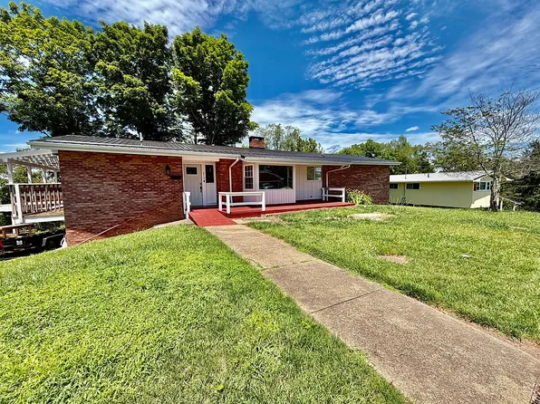 215 Cedar Crest Dr, Ripley, WV 25271
