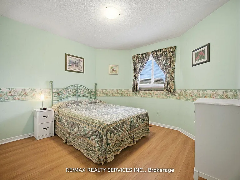 62 Fernbrook Cres — Photo 29