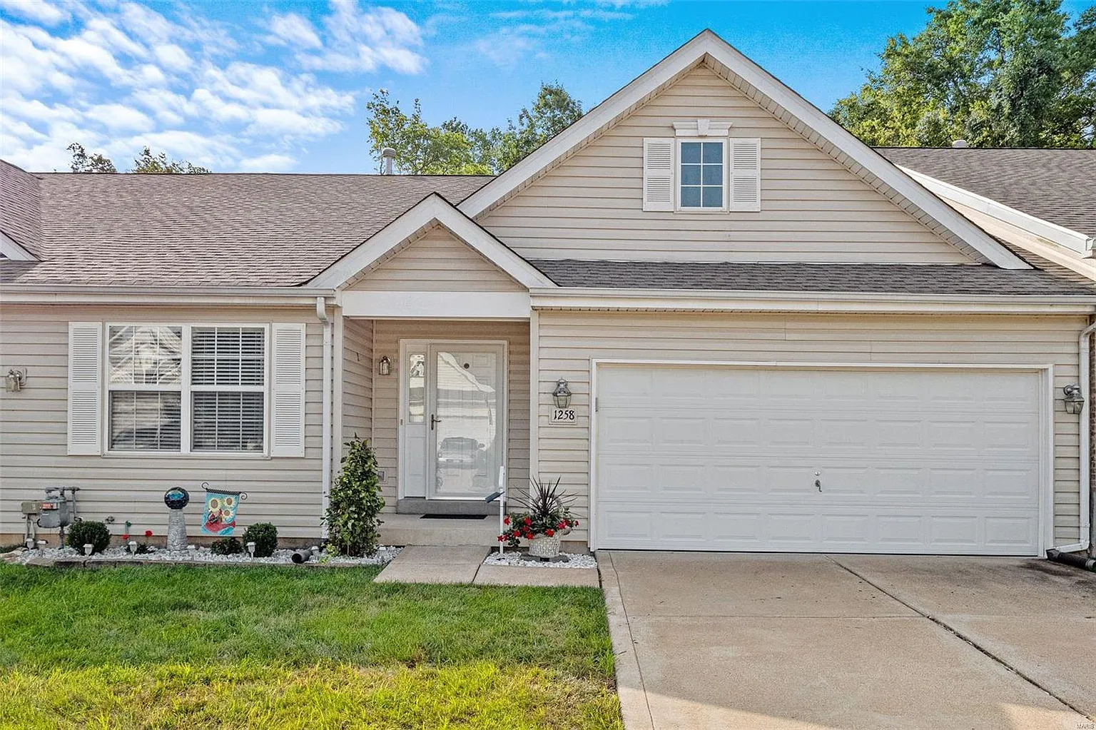 1258 Windcrest Cir photo 1
